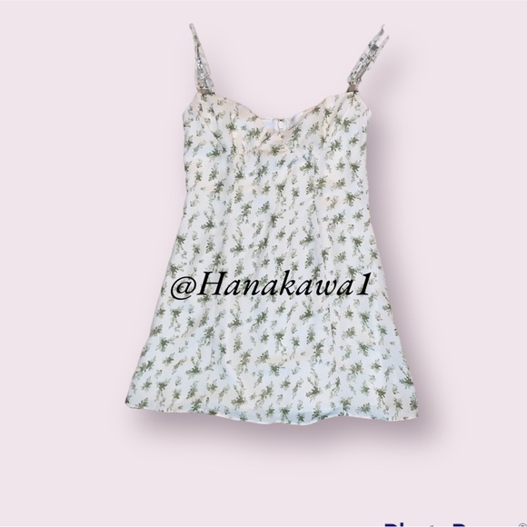 HOUSE OF CB 'Christiana' Garden Print Mini Dress - Picture 9 of 11